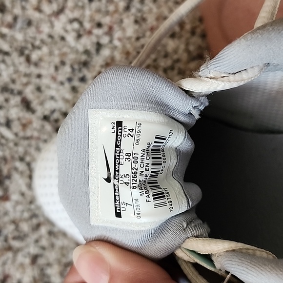 Nike women’s interchangeable grey and white golf shoes size 7 - Picture 3 of 3